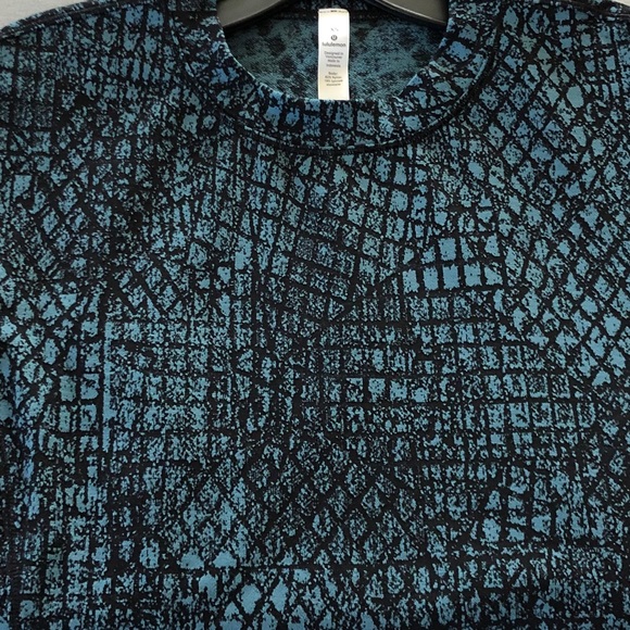 lululemon athletica Tops - Lululemon Long Sleeved Tee XS